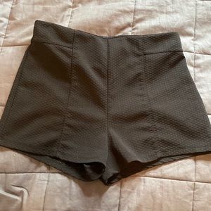 Black dress shorts forever 21 size small